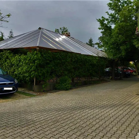 فندق مبيت وإفطار Zoeldteto Panzio 4*