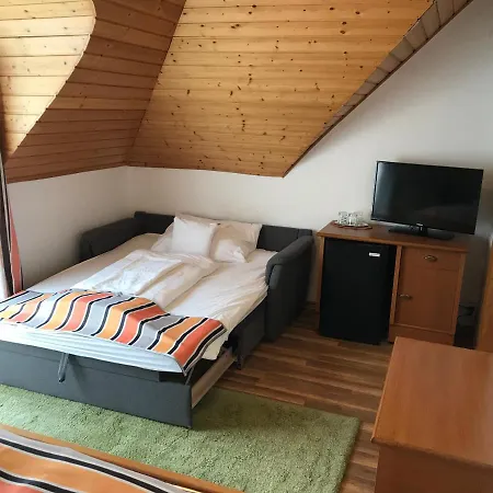 Zoeldteto Panzio فندق مبيت وإفطار بالاتونفوريد